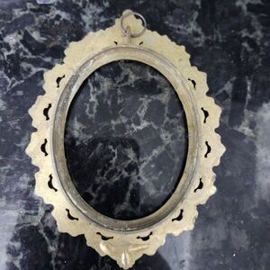 Ornate Gold Oval Picture Frame